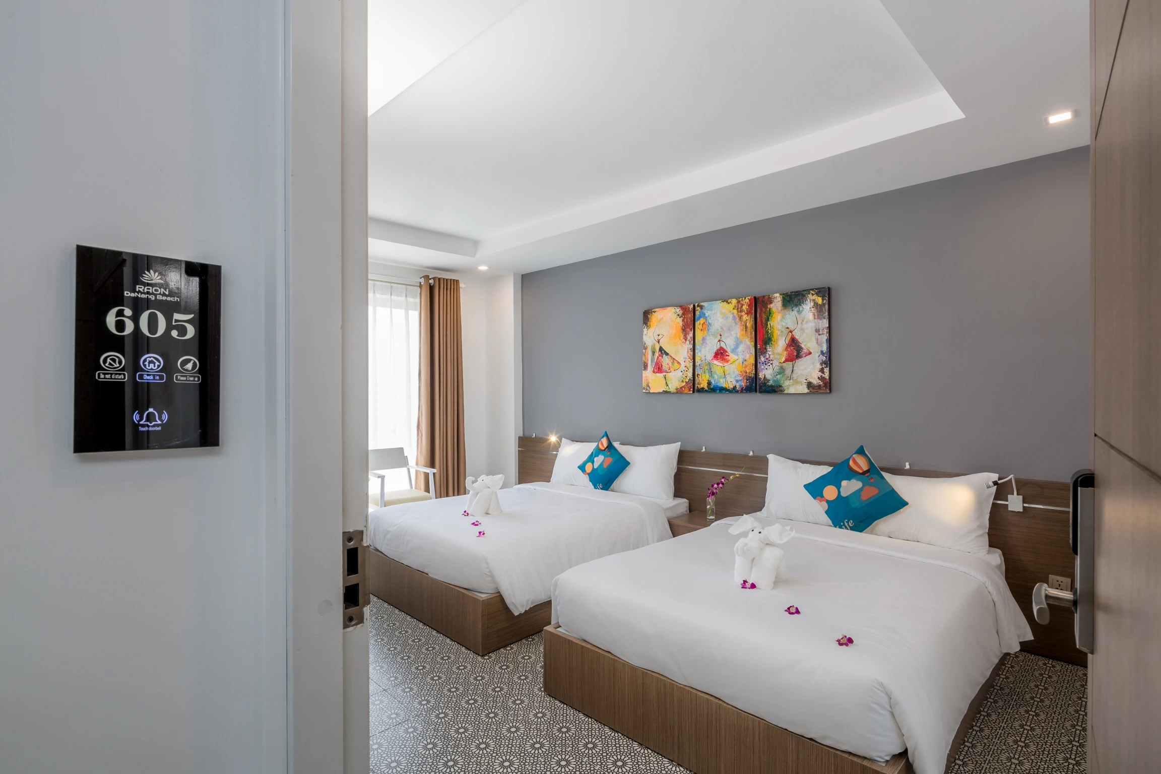 raon danang beach hotel 
