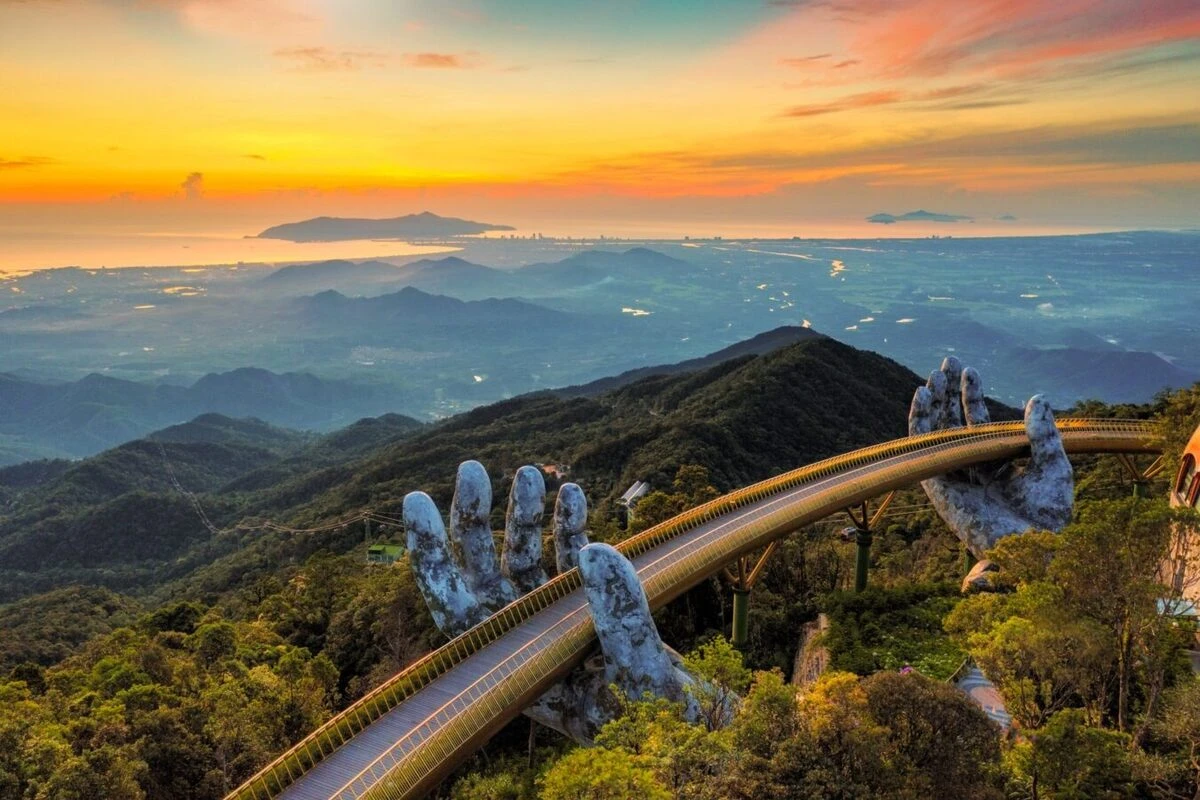 Khám phá cầu Vàng Bà Nà Hill Đà Nẵng: Biểu tượng du lịch độc đáo của Việt Nam vươn tầm thế giới